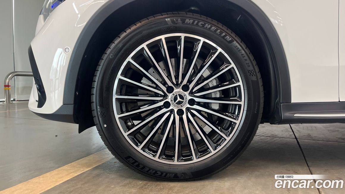 Mercedes-Benz GLC-Class 2025