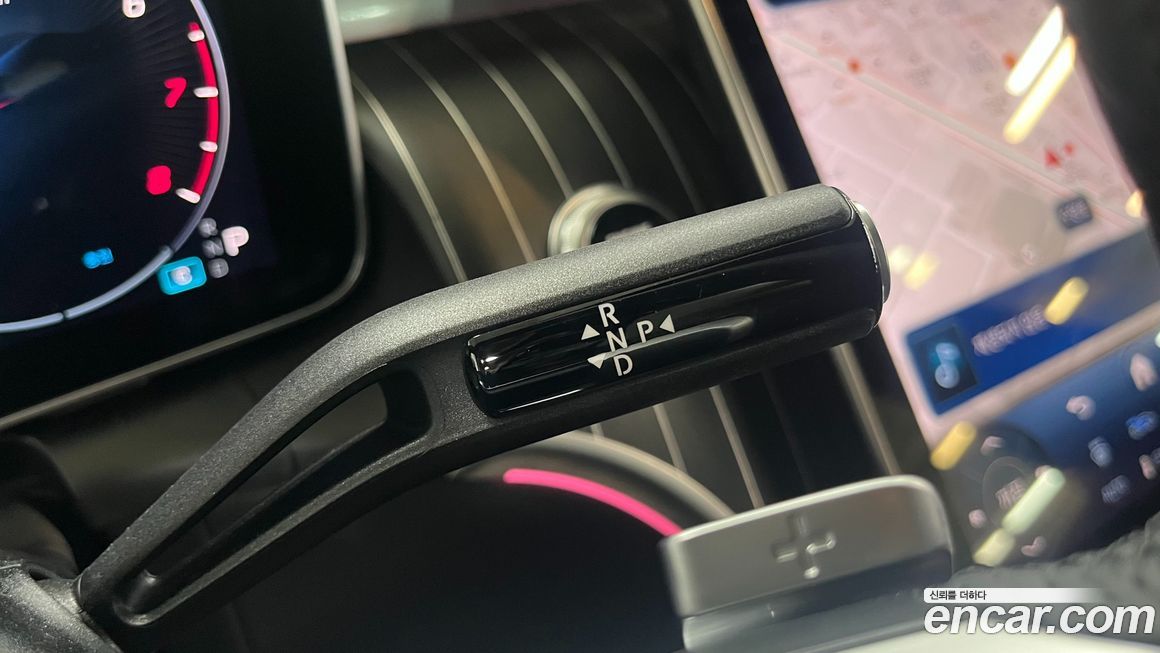 Mercedes-Benz GLC-Class 2025