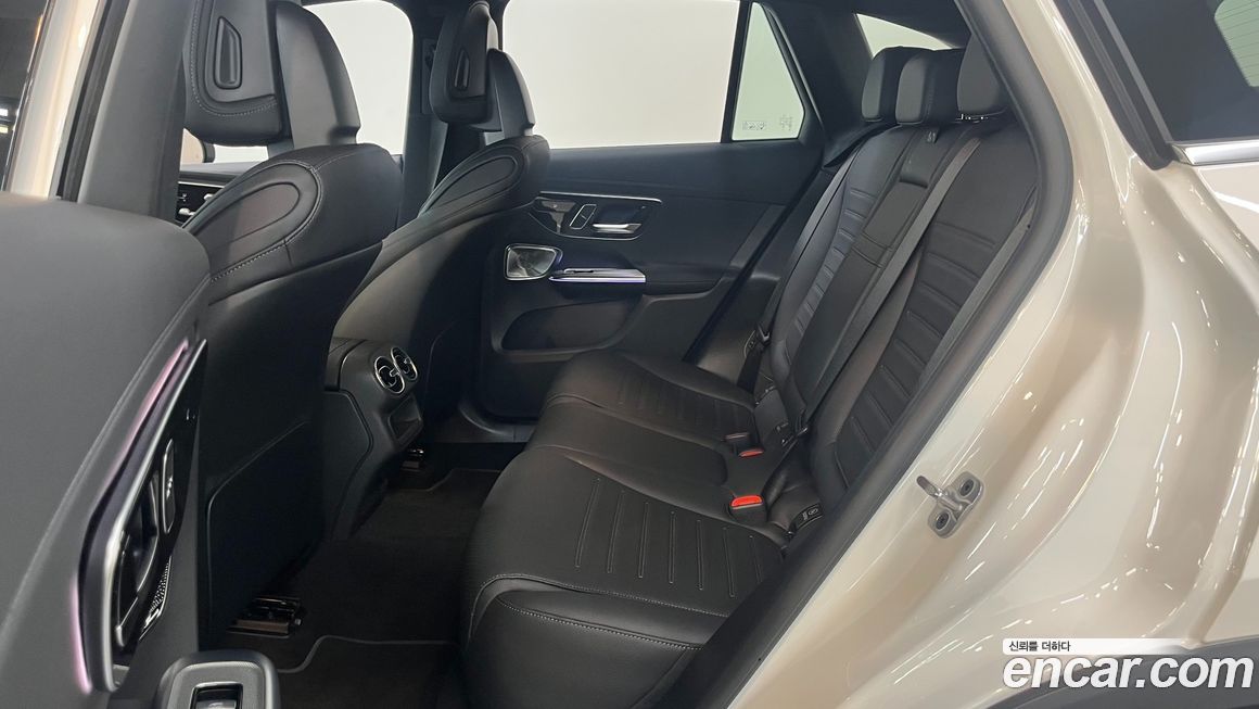 Mercedes-Benz GLC-Class 2025