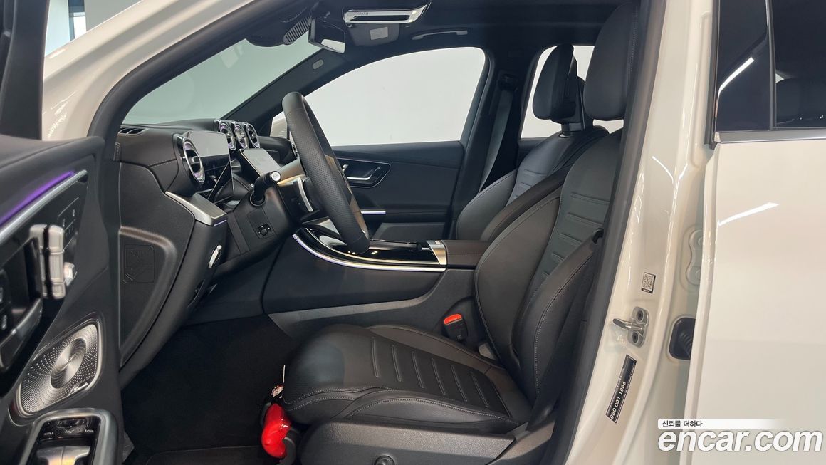 Mercedes-Benz GLC-Class 2025