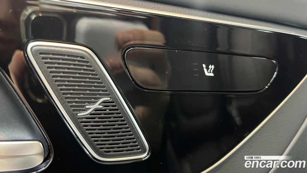 Mercedes-Benz GLC-Class 2025