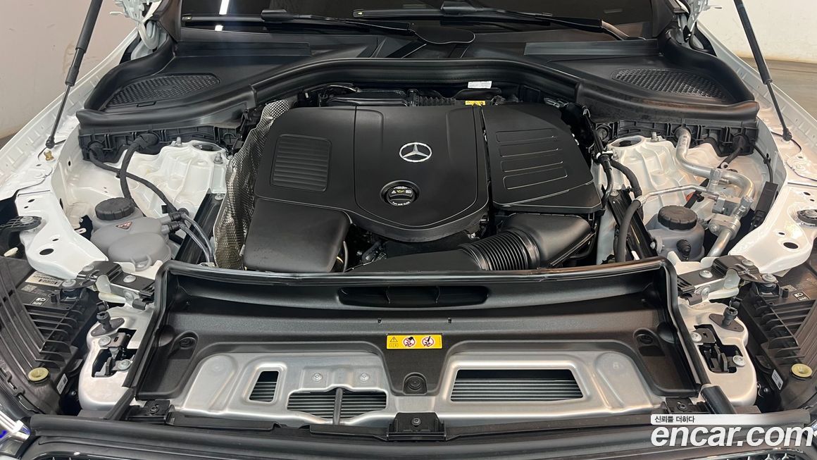 Mercedes-Benz GLC-Class 2025