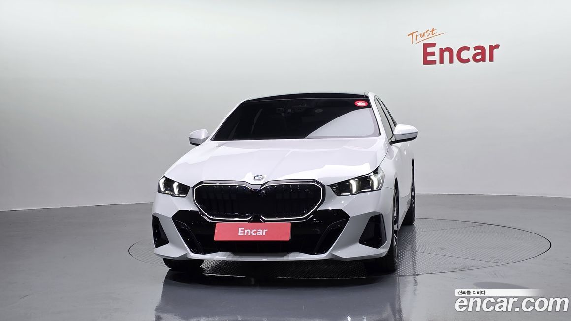 BMW 5-Series 2025