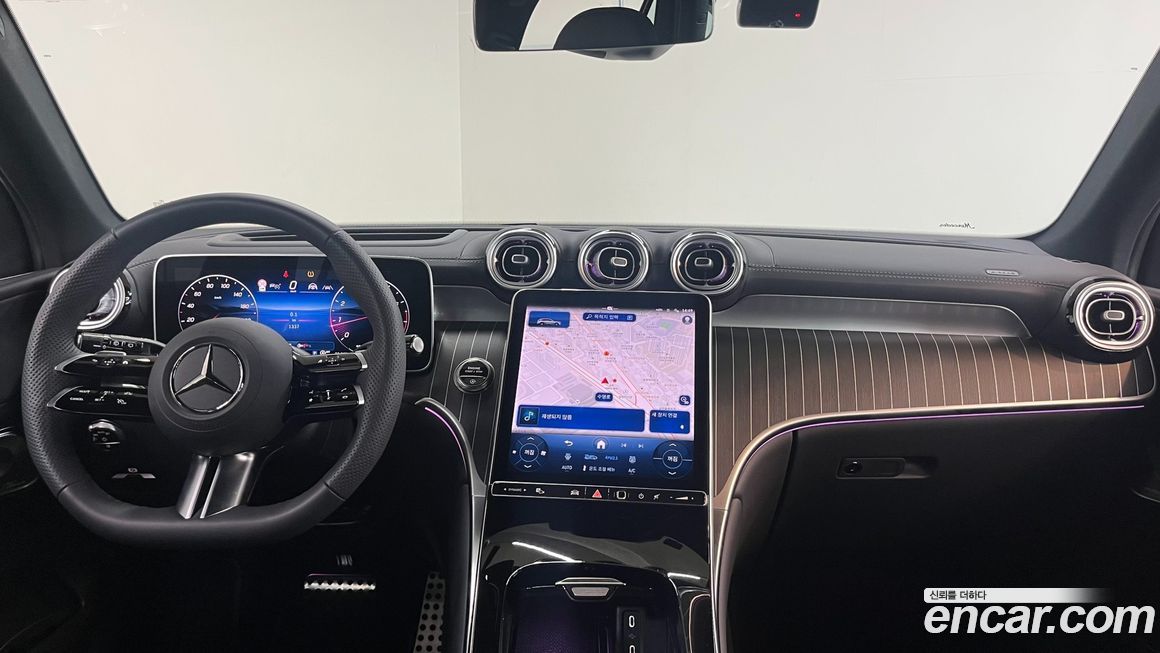 Mercedes-Benz GLC-Class 2025