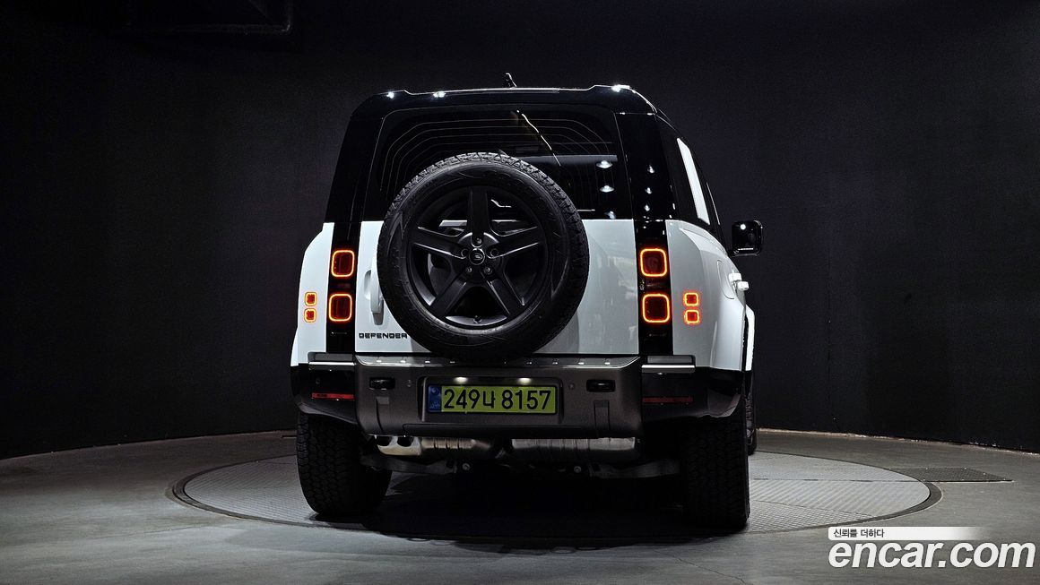 Land Rover Defender 2025