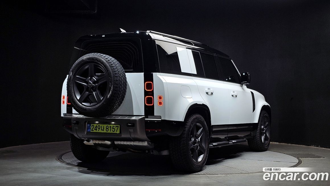 Land Rover Defender 2025
