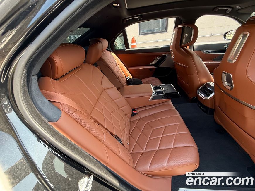BMW 7-Series 2024