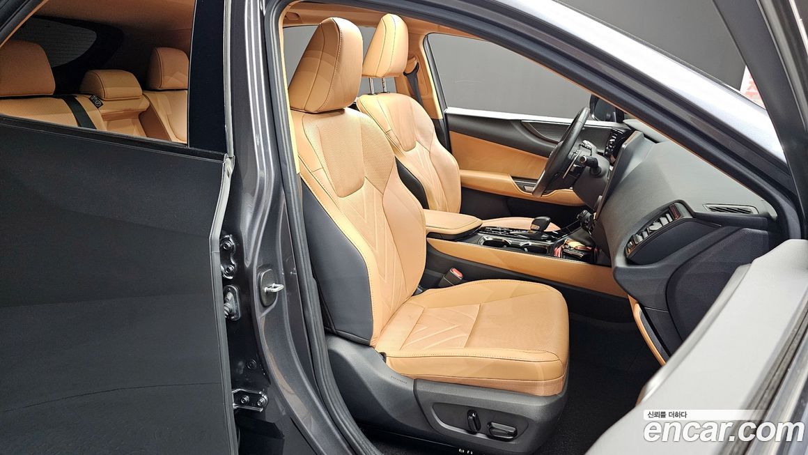 Lexus NX 2025