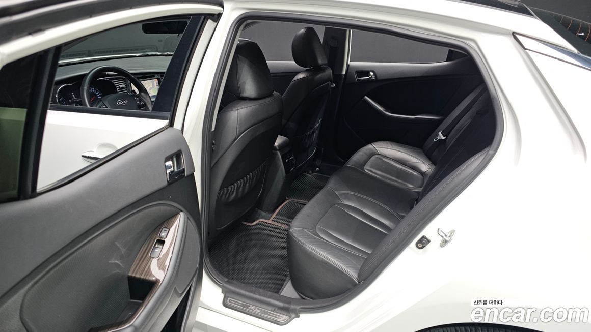 Kia K5 2011