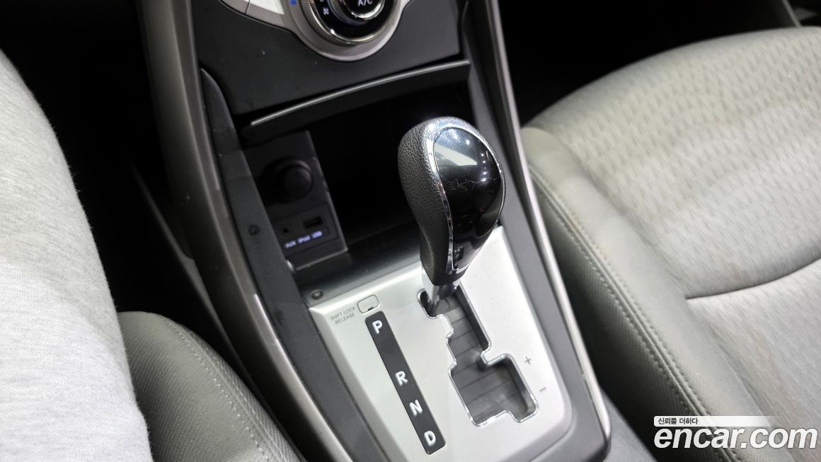 Hyundai AVANTE 2011