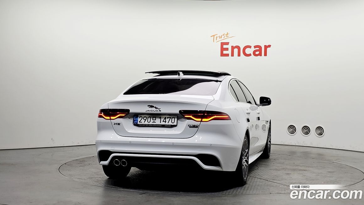 Jaguar XE 2020