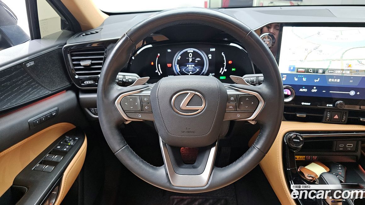 Lexus NX 2025