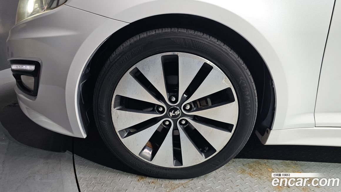 Kia K5 2011