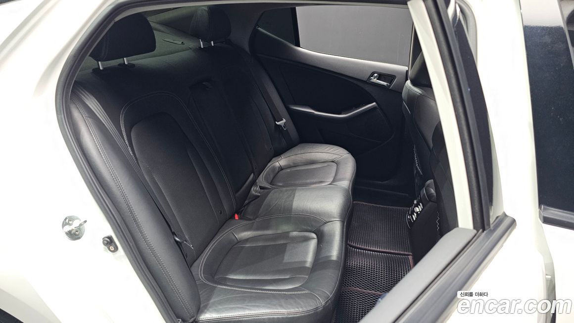 Kia K5 2011