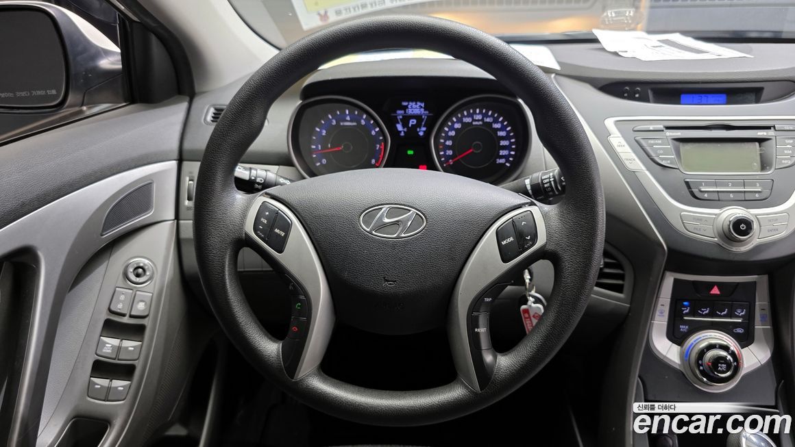 Hyundai AVANTE 2011
