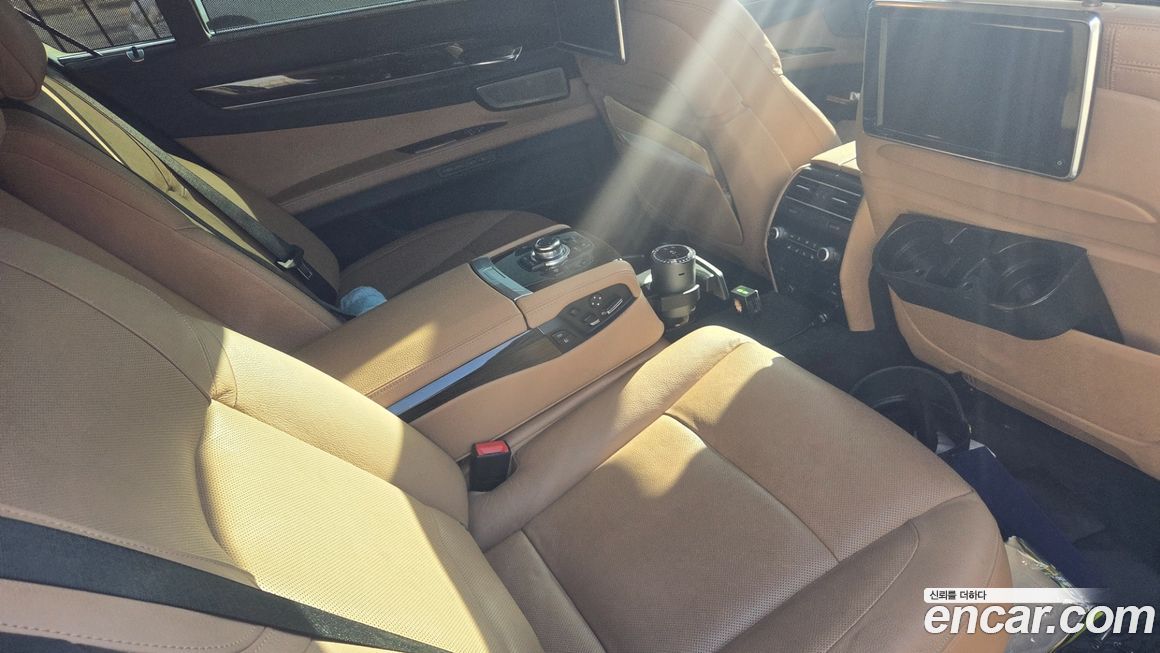 BMW 7-Series 2013