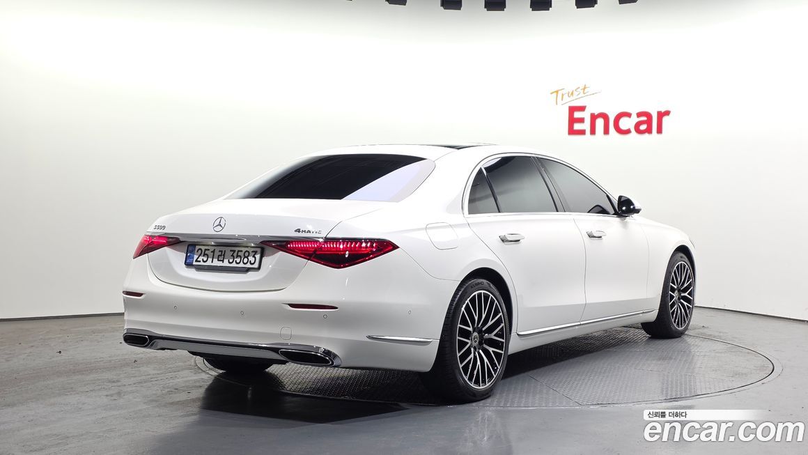 Mercedes-Benz S-Class 2022