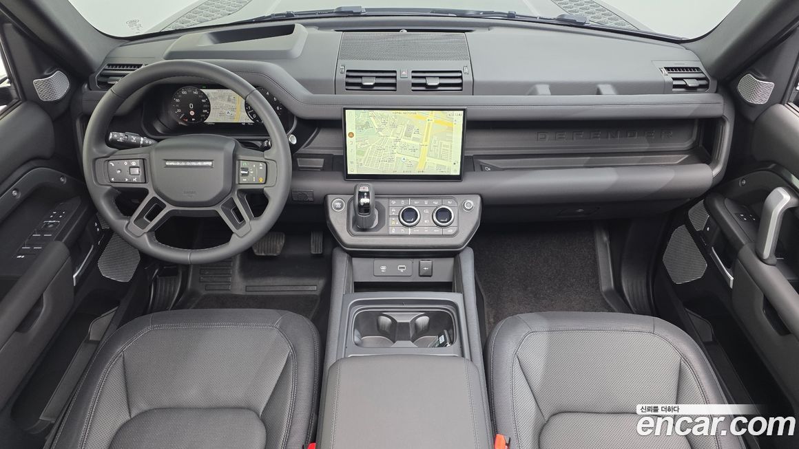 Land Rover Defender 2024