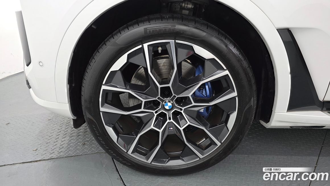 BMW X7 2025