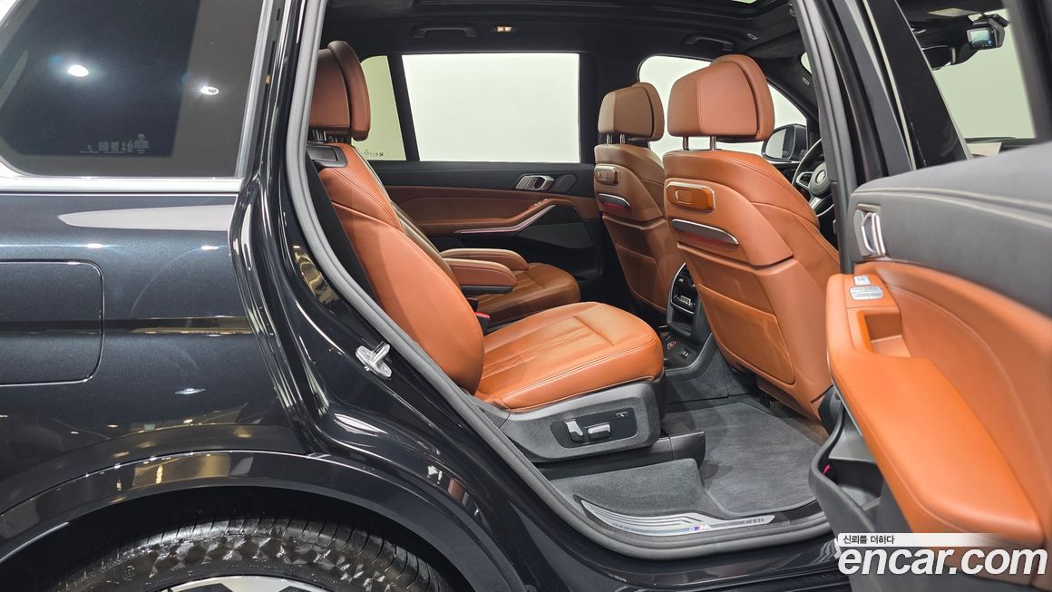 BMW X7 2025
