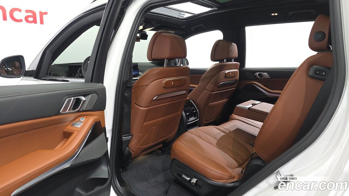 BMW X7 2025