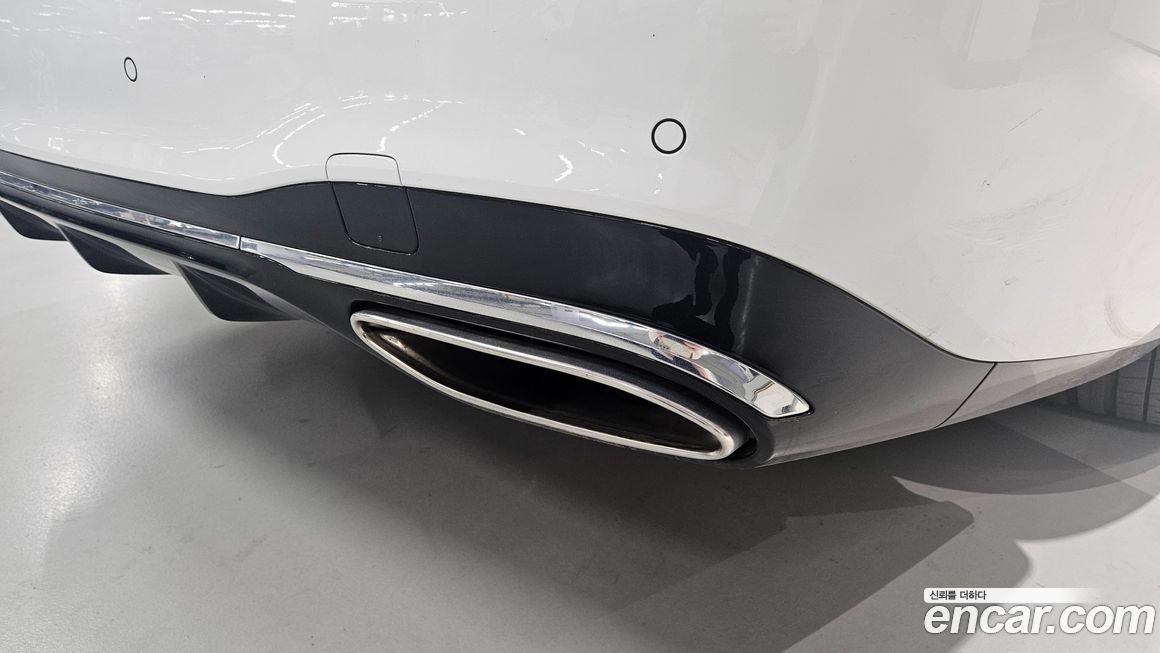 Mercedes-Benz S-Class 2025