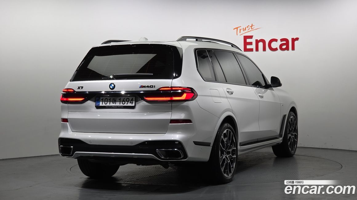 BMW X7 2025