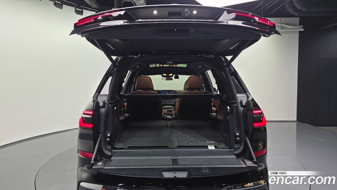 BMW X7 2025