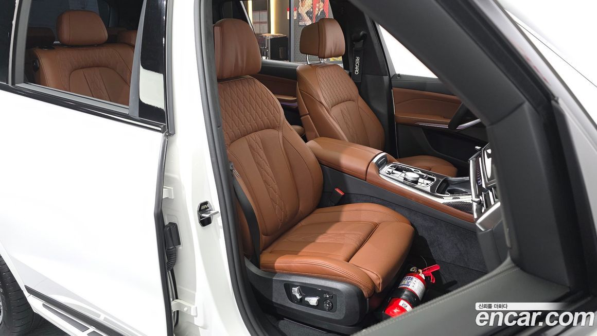 BMW X7 2025