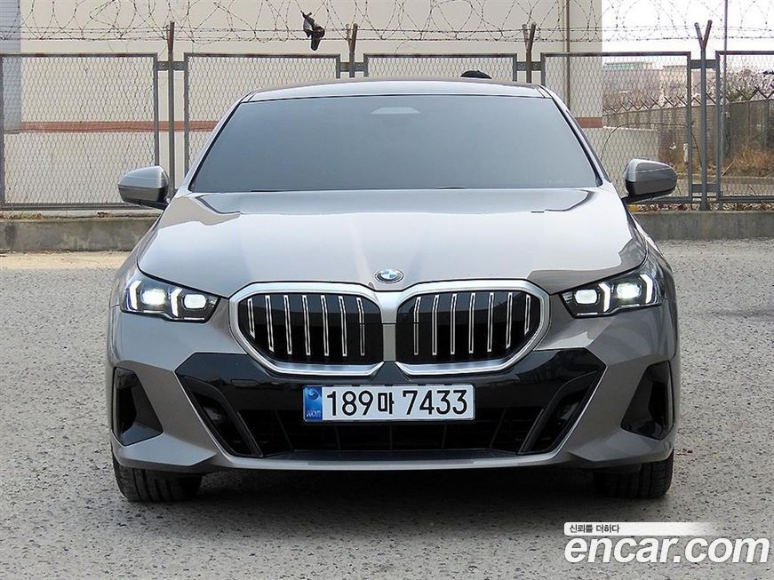 BMW 5-Series 2025