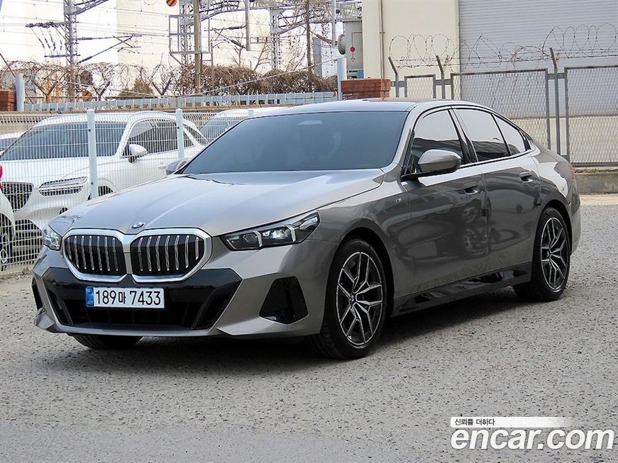 BMW 5-Series 2025