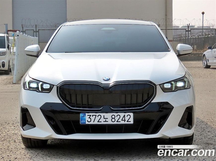 BMW 5-Series 2025