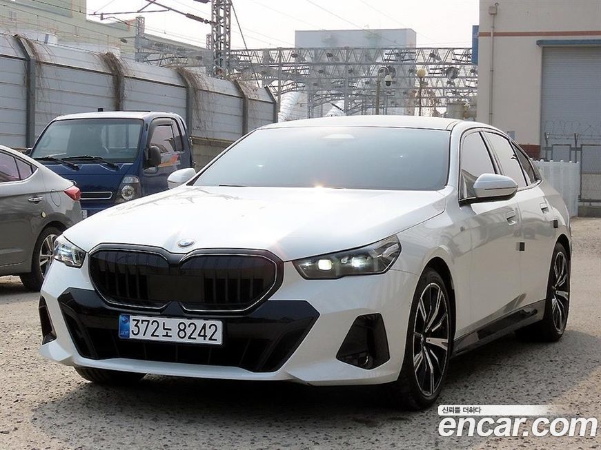 BMW 5-Series 2025