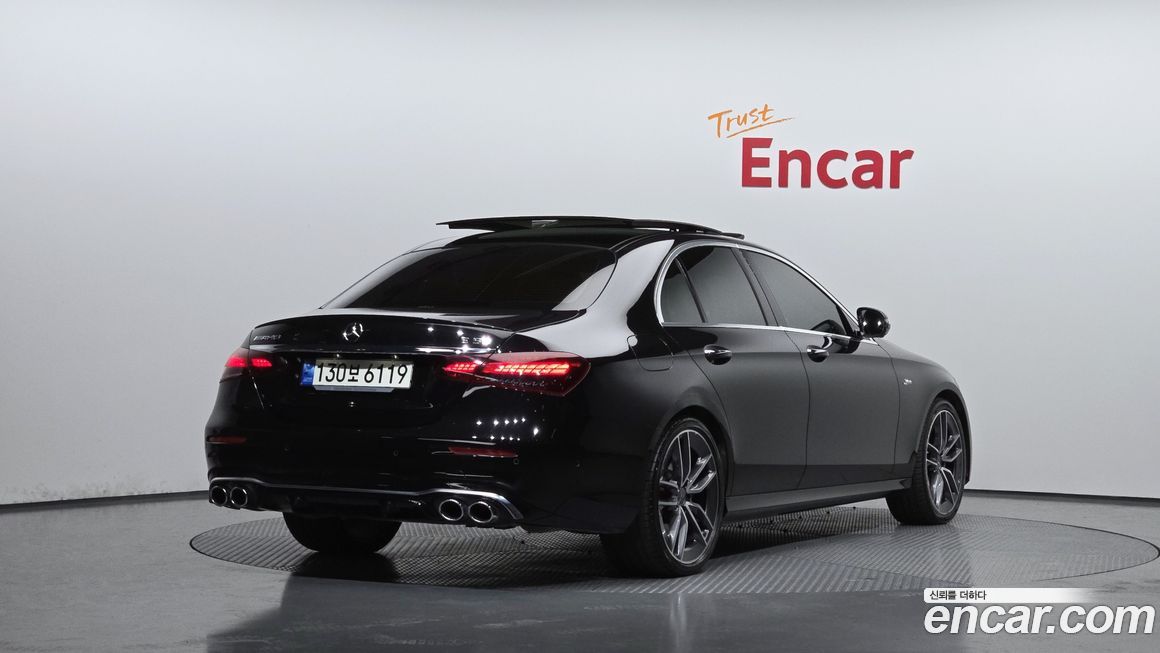 Mercedes-Benz E-Class 2022