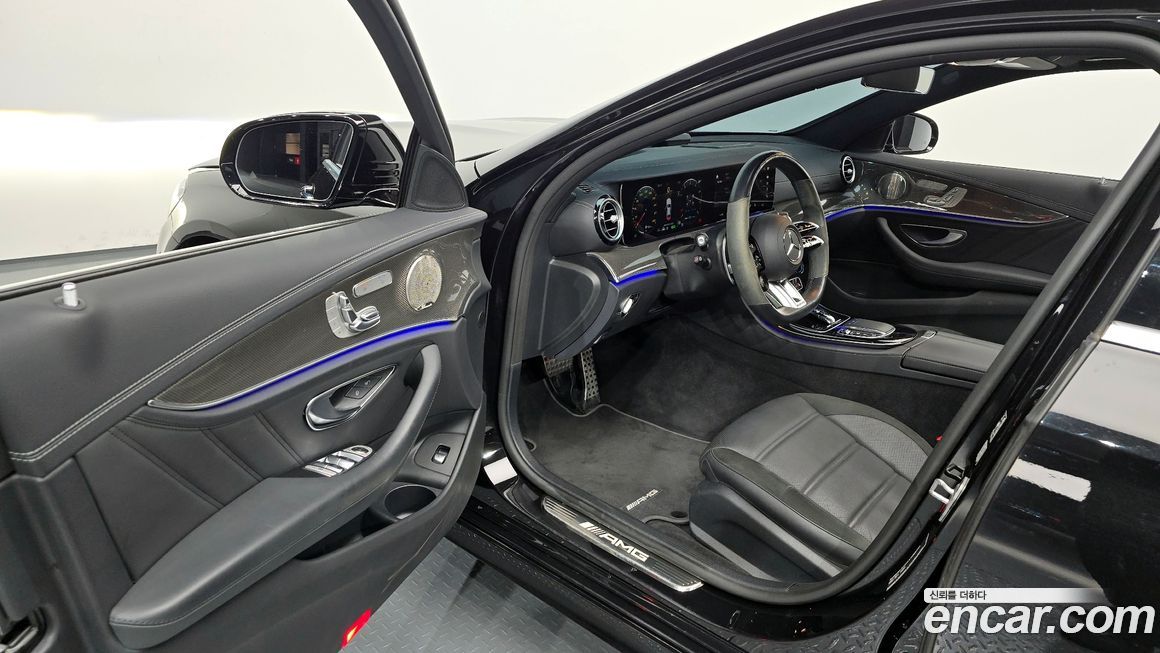 Mercedes-Benz E-Class 2022