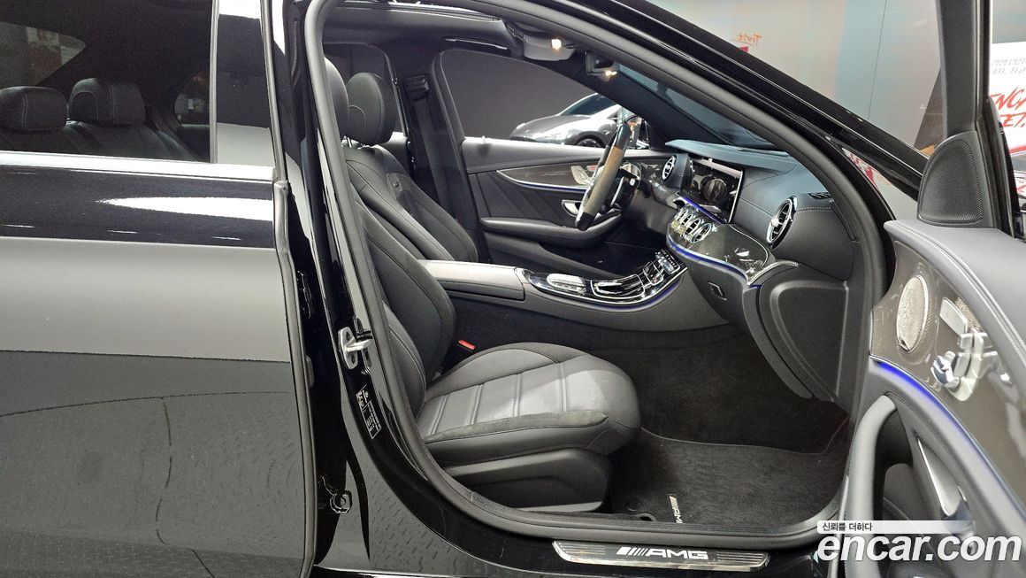 Mercedes-Benz E-Class 2022
