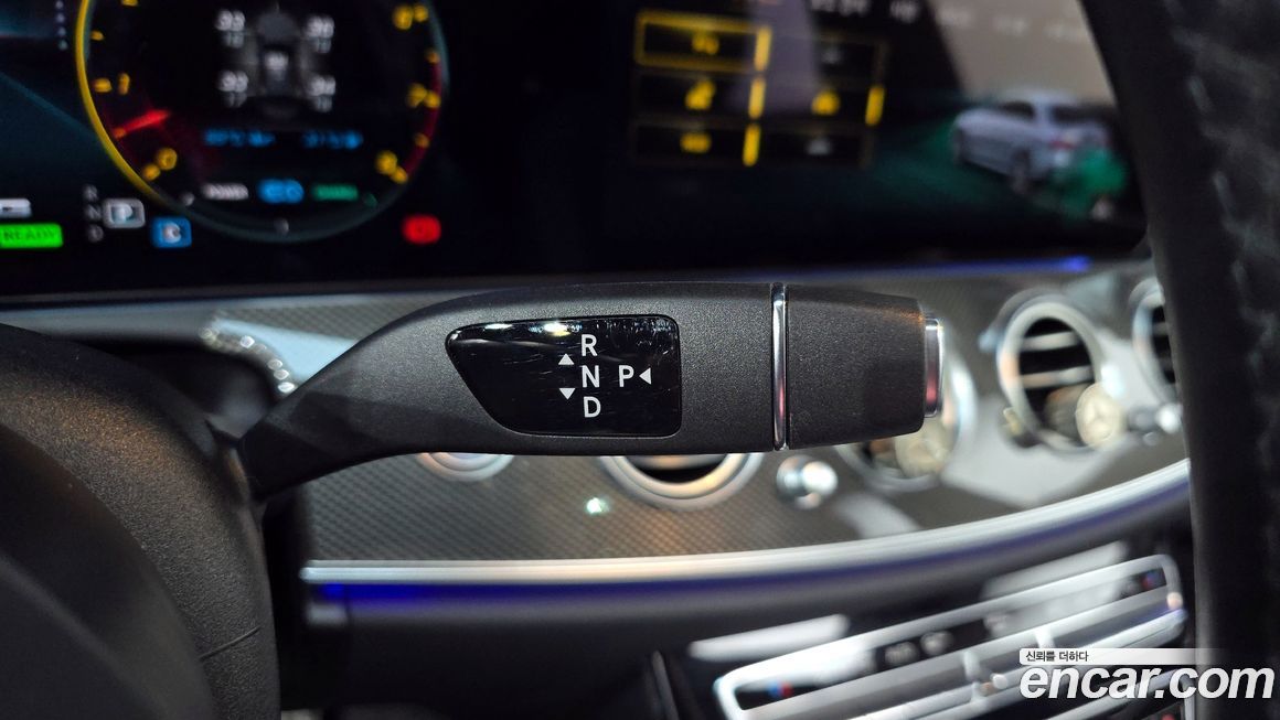 Mercedes-Benz E-Class 2022