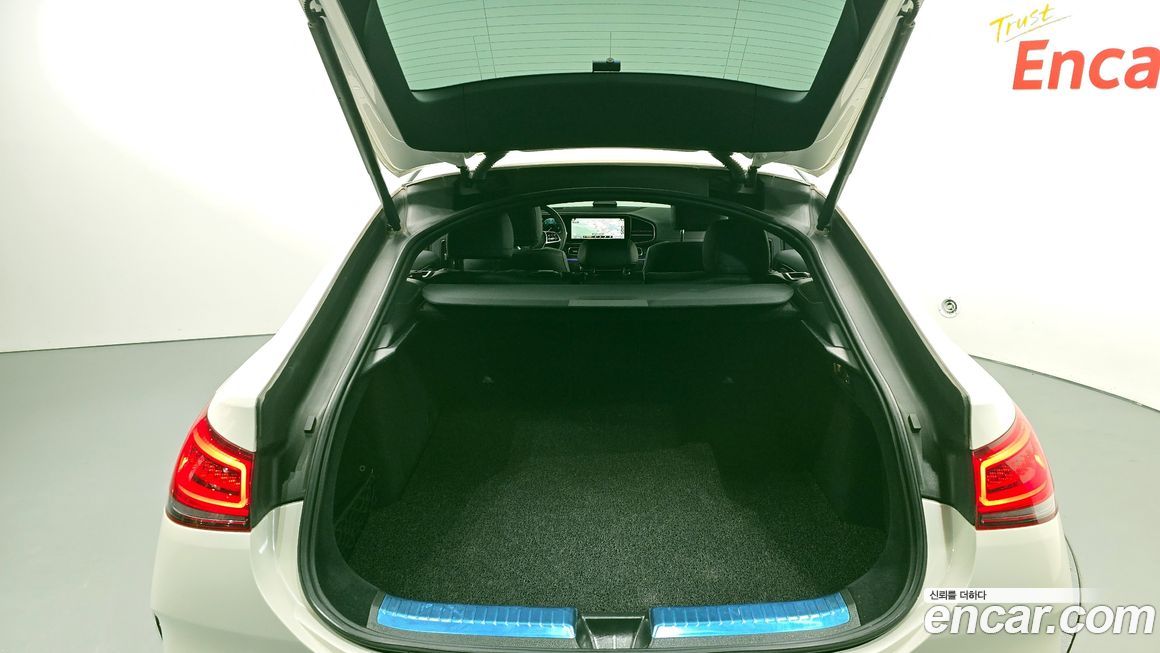 Mercedes-Benz GLE-Class 2021