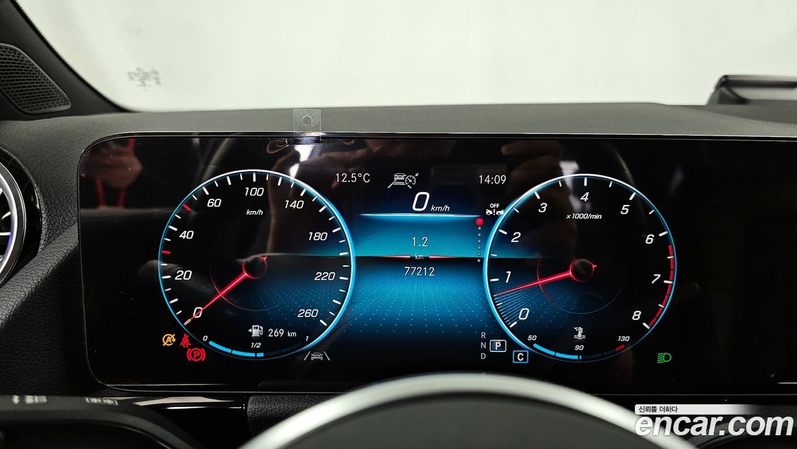 Mercedes-Benz GLA-Class 2021