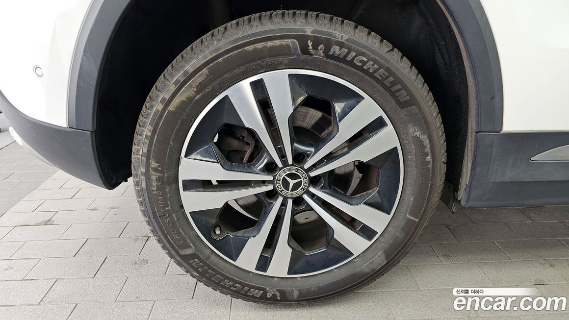 Mercedes-Benz GLA-Class 2021