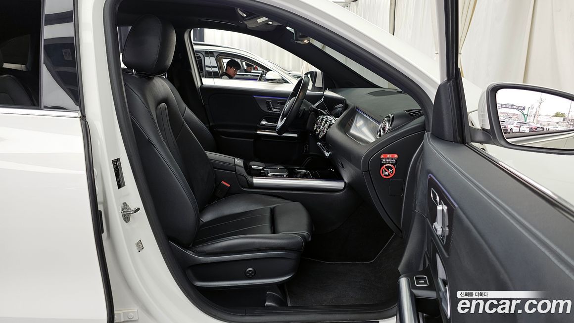 Mercedes-Benz GLA-Class 2021