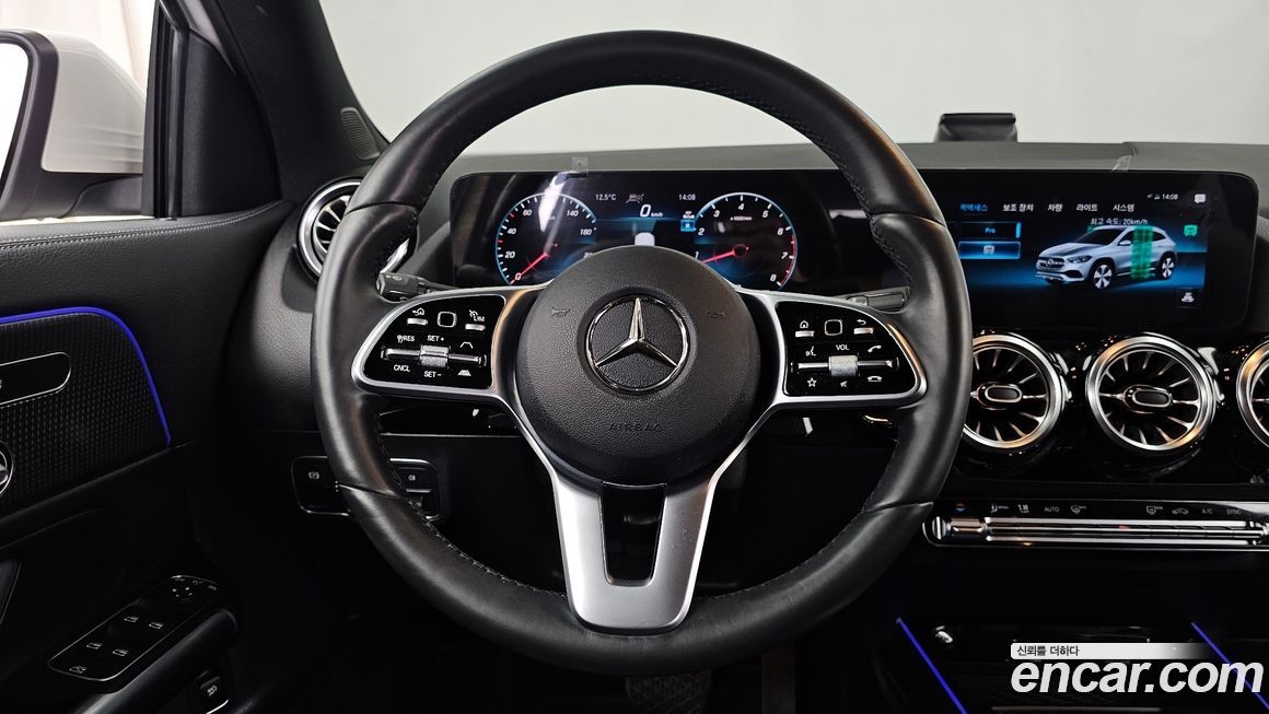 Mercedes-Benz GLA-Class 2021