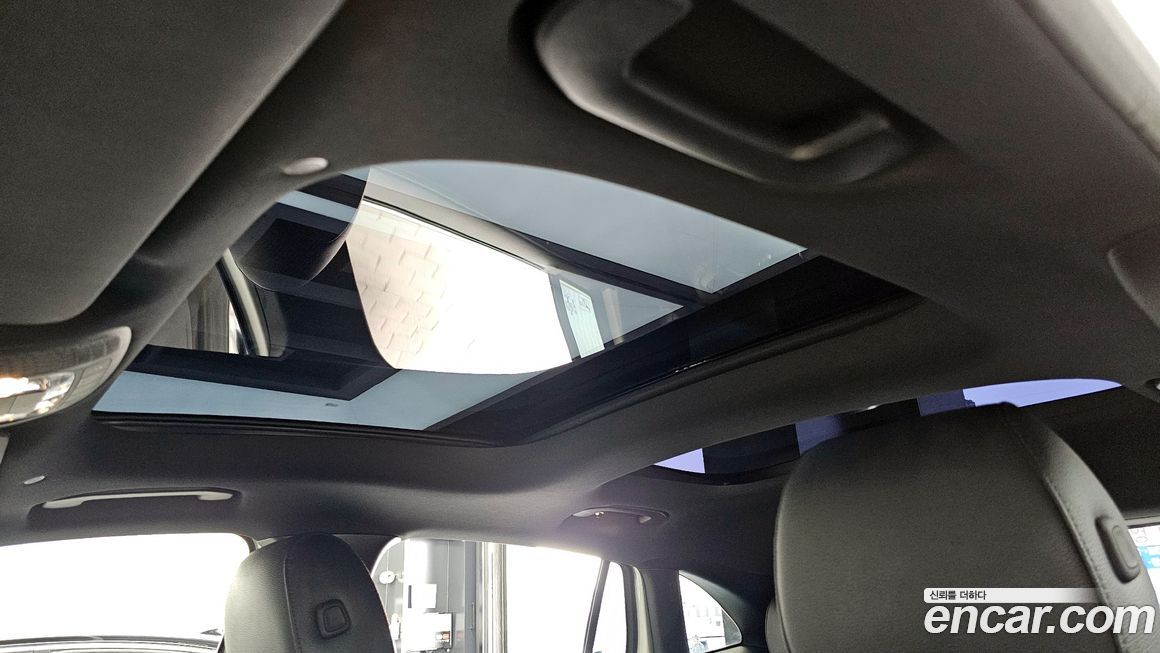 Mercedes-Benz GLA-Class 2021