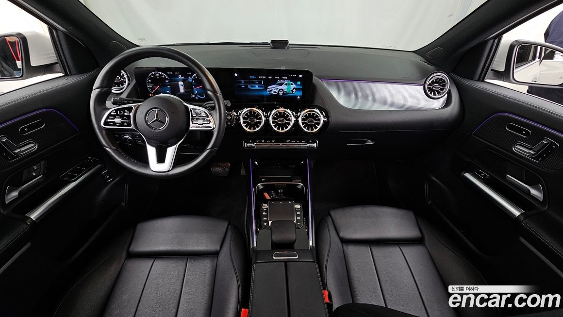 Mercedes-Benz GLA-Class 2021