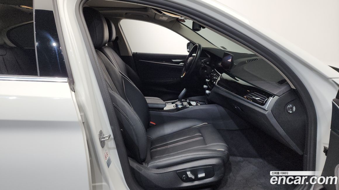 BMW 5-Series 2019