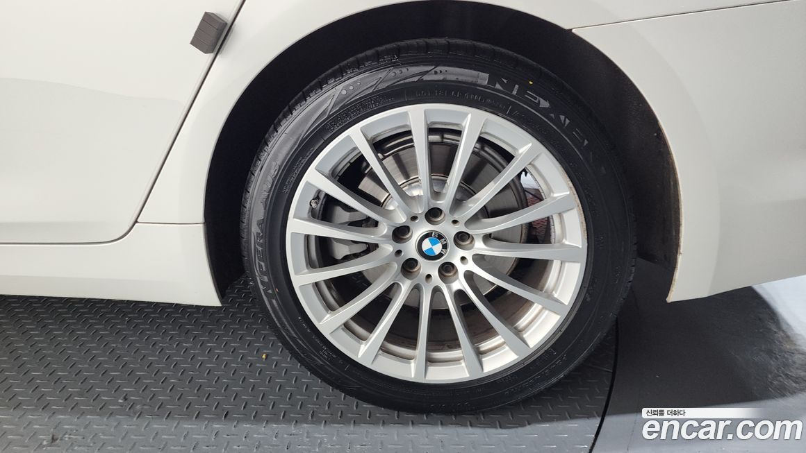 BMW 5-Series 2019
