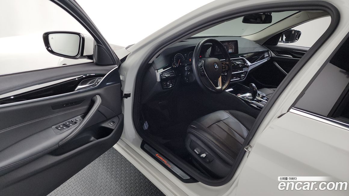 BMW 5-Series 2019