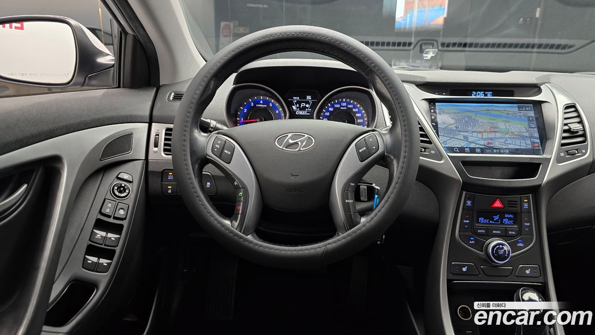Hyundai AVANTE 2015