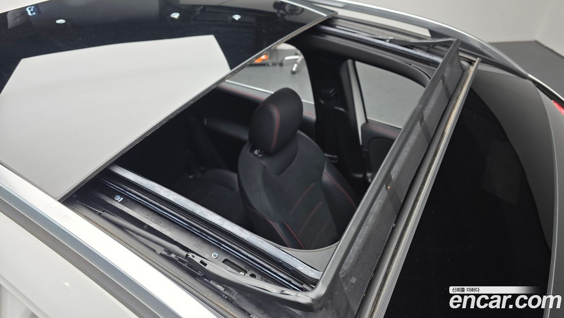 Mercedes-Benz GLB-Class 2020