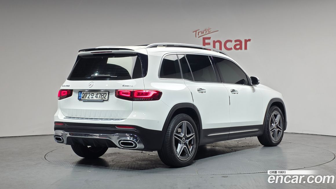 Mercedes-Benz GLB-Class 2020